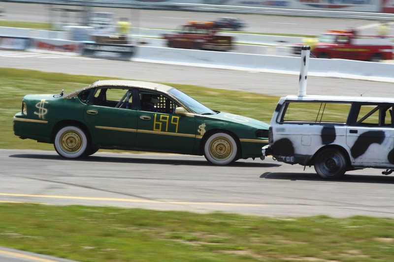 Illustration for article titled The 24 Hours Of LeMons New England 2009 Über Gallery, Part 4
